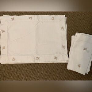 Cute linen placemats and napkins set
